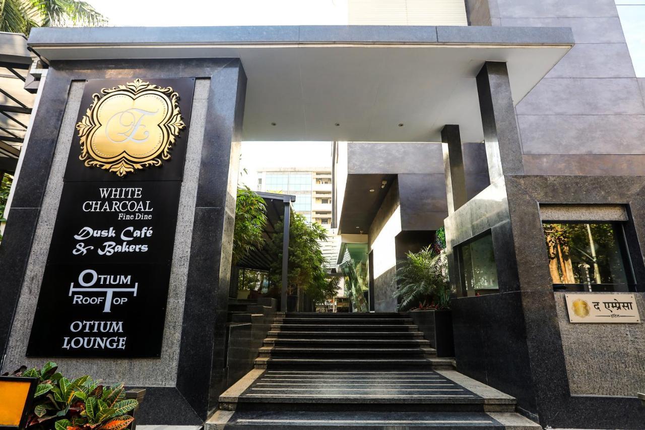 The Empresa Hotel Мумбай Екстериор снимка