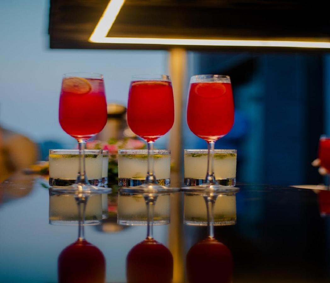 The Empresa Hotel Мумбай Екстериор снимка