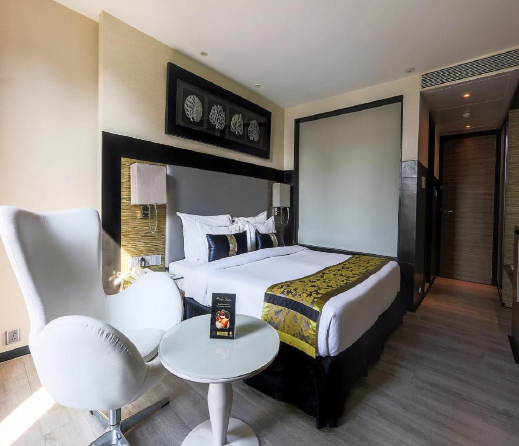 The Empresa Hotel Мумбай Екстериор снимка