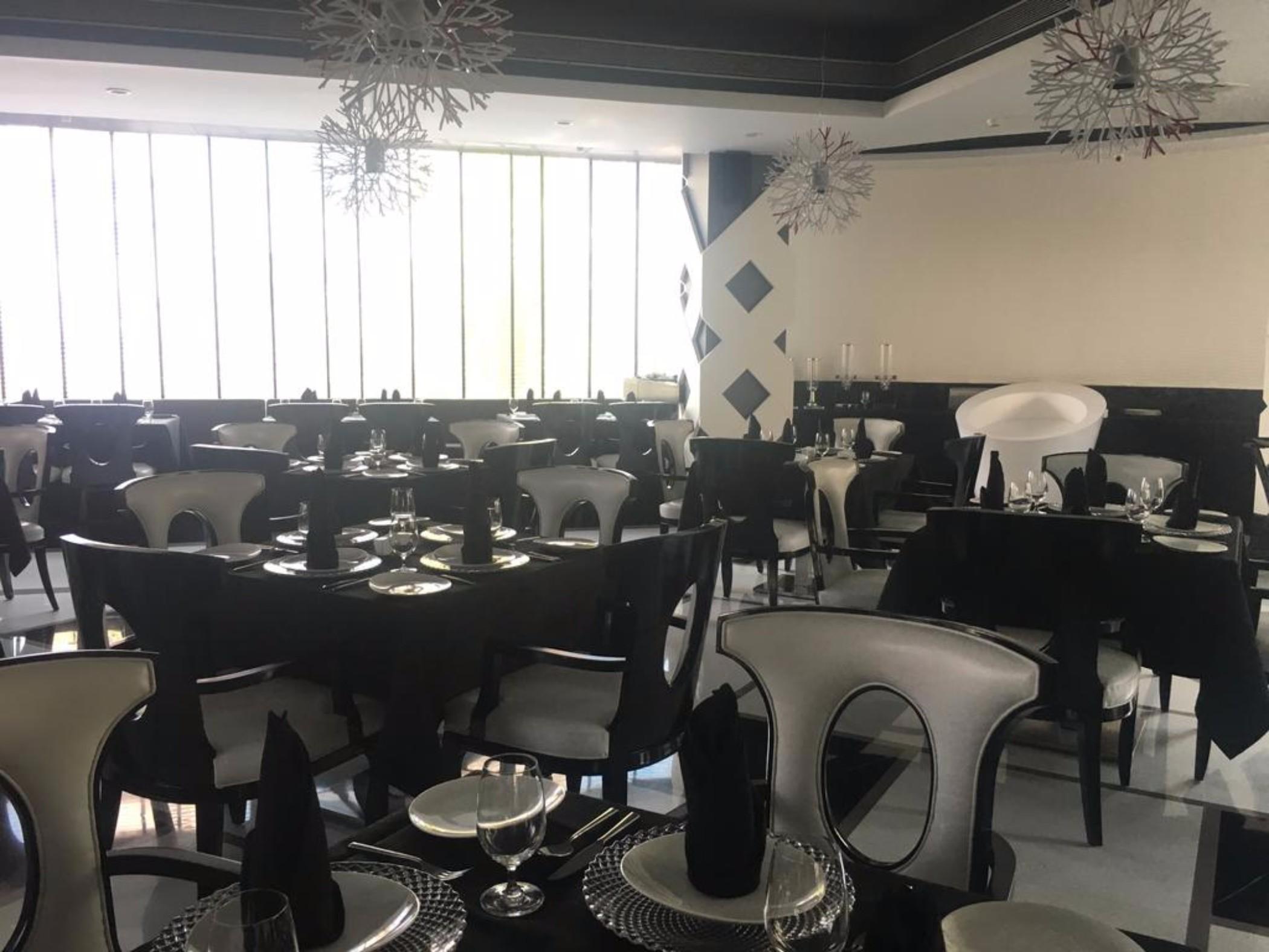 The Empresa Hotel Мумбай Екстериор снимка