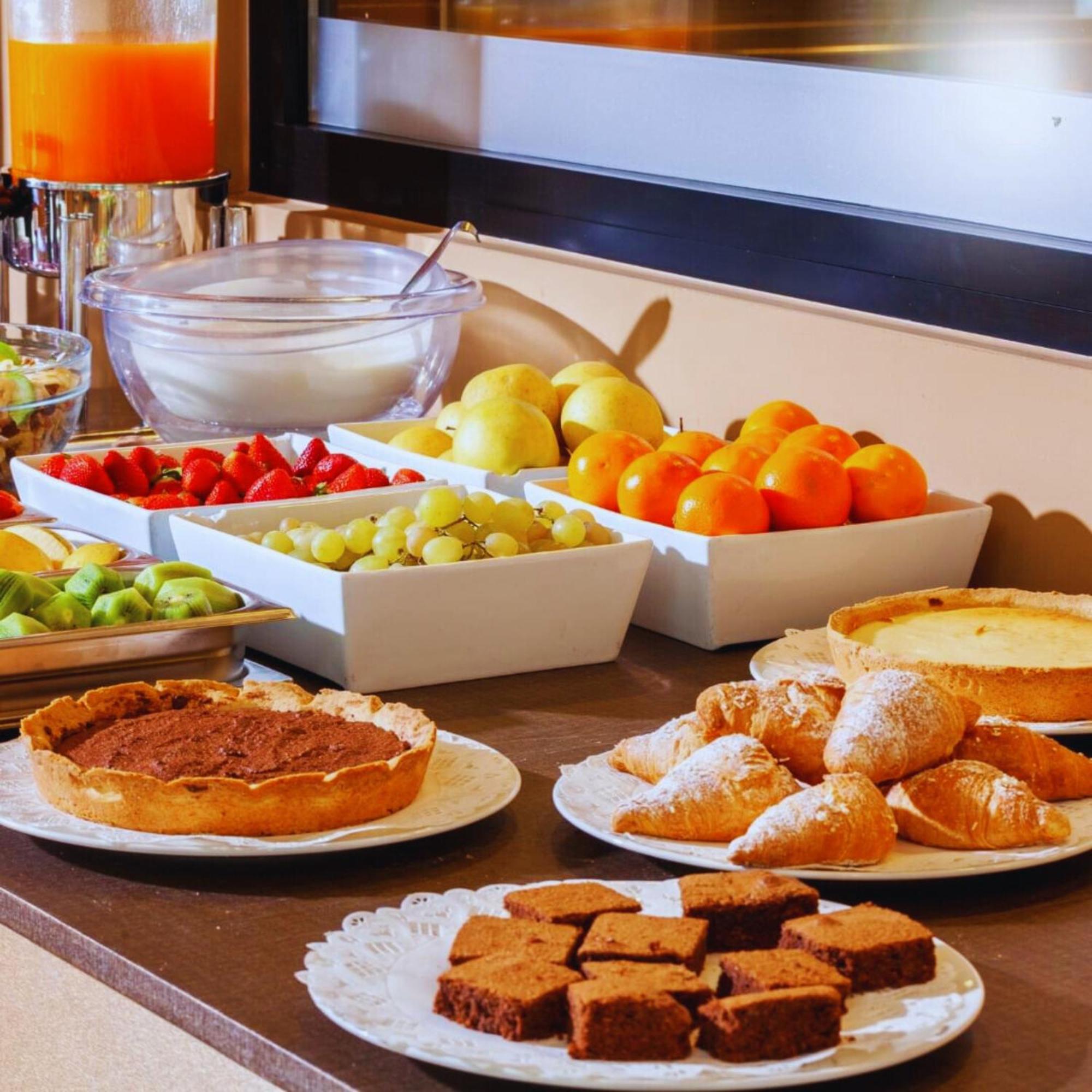 The Empresa Hotel Мумбай Екстериор снимка