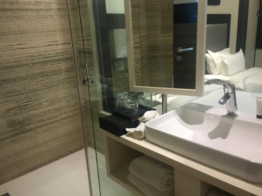 The Empresa Hotel Мумбай Екстериор снимка