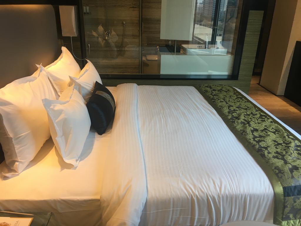 The Empresa Hotel Мумбай Екстериор снимка