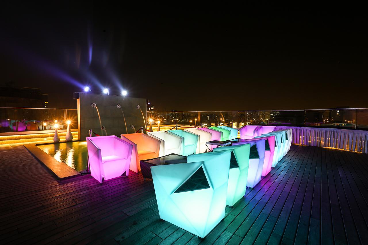 The Empresa Hotel Мумбай Екстериор снимка